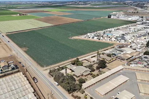 View/Area - 431 Espinosa Rd, Salinas, CA 93907 photo 3 of 11