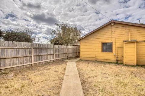 Exterior - 431 Espinosa Rd, Salinas, CA 93907 photo 8 of 16