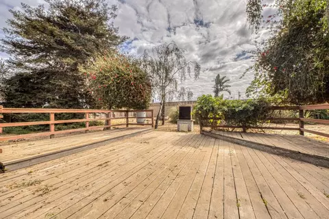 Exterior - 431 Espinosa Rd, Salinas, CA 93907 photo 14 of 16