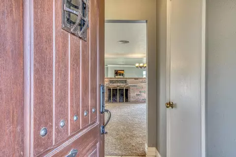 Entry Way - 431 Espinosa Rd, Salinas, CA 93907 photo 1 of 3