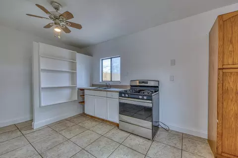Kitchen - 431 Espinosa Rd, Salinas, CA 93907 photo 2 of 4