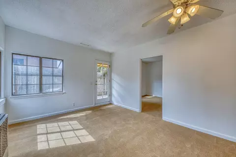 Living - 431 Espinosa Rd, Salinas, CA 93907 photo 10 of 13