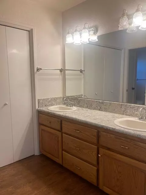Bath - 9801 Clover Trl, Salinas, CA 93907 photo 1 of 2