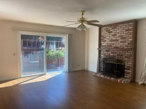 Living - 9801 Clover Trl, Salinas, CA 93907 photo 3 of 4