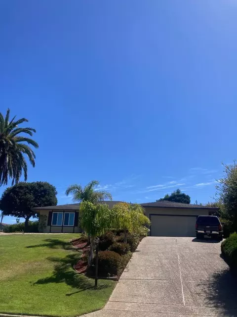 9801 Clover Trl, Salinas, CA 93907