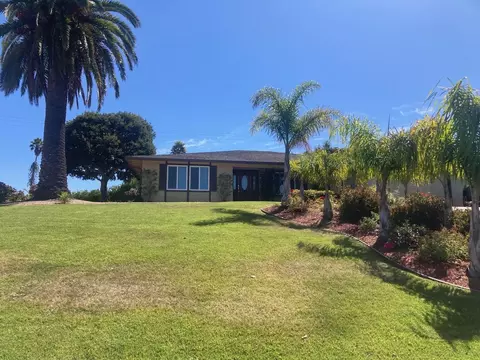 9801 Clover Trl, Salinas, CA 93907