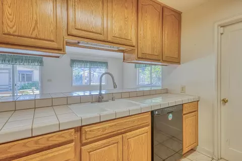 Kitchen - 246 Dororo Dr, Salinas, CA 93906 photo 3 of 3