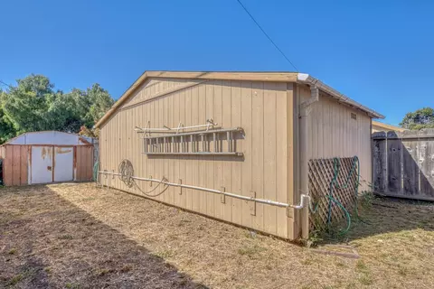Exterior - 246 Dororo Dr, Salinas, CA 93906 photo 10 of 11