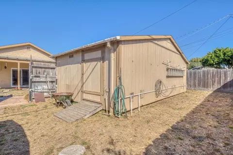 Exterior - 246 Dororo Dr, Salinas, CA 93906 photo 7 of 11