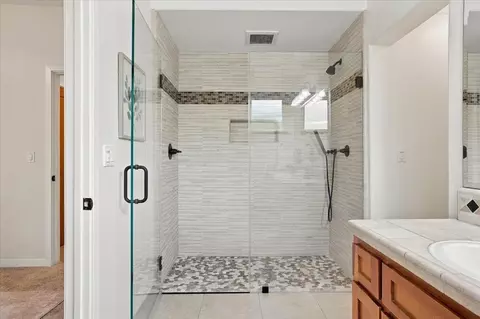 Bath - 4585 Dawn Ln, Soquel, CA 95073 photo 3 of 4