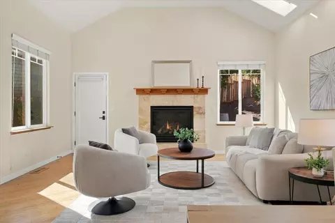 Living - 4585 Dawn Ln, Soquel, CA 95073 photo 3 of 5