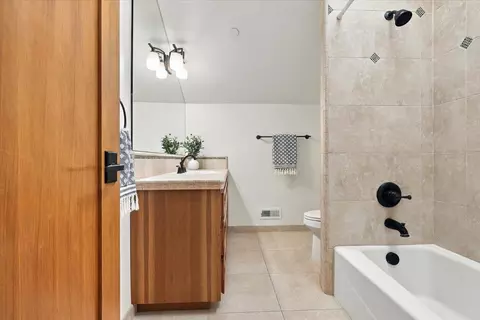 Bath - 4585 Dawn Ln, Soquel, CA 95073 photo 4 of 4