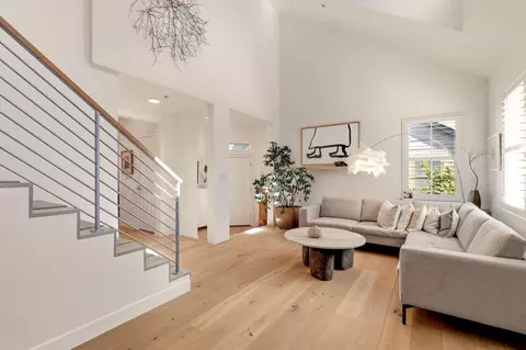 24 Creekside Ln, San Mateo, CA 94401