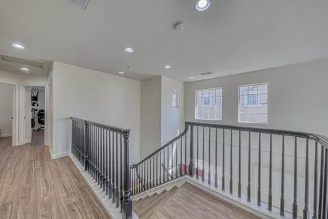 Entry Way - 1960 Bradbury St, Salinas, CA 93906 photo 2 of 3