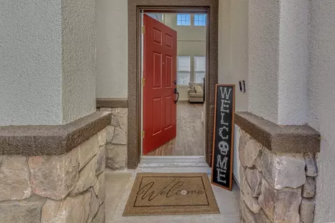 Entry Way - 1960 Bradbury St, Salinas, CA 93906 photo 1 of 3