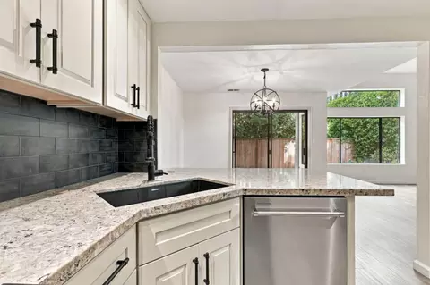 Kitchen - 76 Bright View Ln, Watsonville, CA 95076 photo 3 of 4