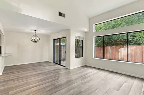 Living - 76 Bright View Ln, Watsonville, CA 95076 photo 3 of 5