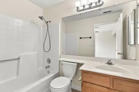 Bath - 76 Bright View Ln, Watsonville, CA 95076 photo 2 of 3
