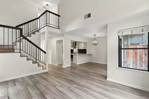 Living - 76 Bright View Ln, Watsonville, CA 95076 photo 4 of 5