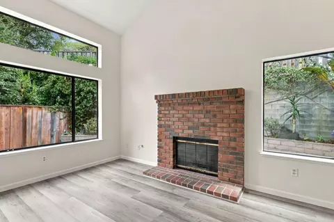 Living - 76 Bright View Ln, Watsonville, CA 95076 photo 1 of 5