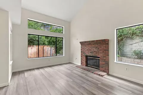 Living - 76 Bright View Ln, Watsonville, CA 95076 photo 2 of 5
