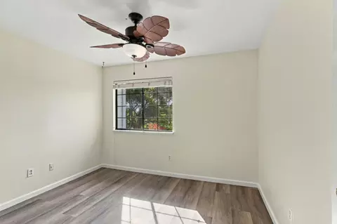 Bedroom - 76 Bright View Ln, Watsonville, CA 95076 photo 1 of 8