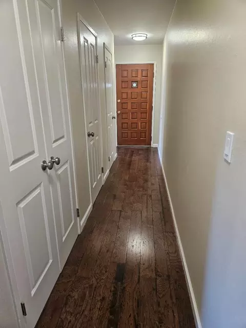 Entry Way - 806-808 Moraga Dr, Mountain View, CA 94041 photo 1 of 1