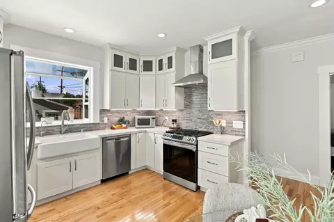 Kitchen - 845 E Taylor St, San Jose, CA 95112 photo 2 of 3