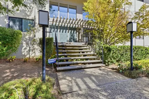 73 3rd St 15b, Los Altos, CA 94022