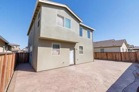 Exterior - 15 Pepper Tree Ct, Greenfield, CA 93927 photo 4 of 6