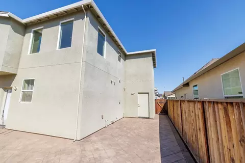 Exterior - 15 Pepper Tree Ct, Greenfield, CA 93927 photo 5 of 6