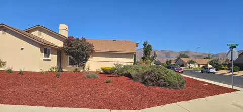 Exterior - 1013 Crestfield St, Soledad, CA 93960 photo 4 of 7