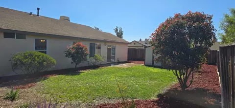 Exterior - 1013 Crestfield St, Soledad, CA 93960 photo 5 of 7