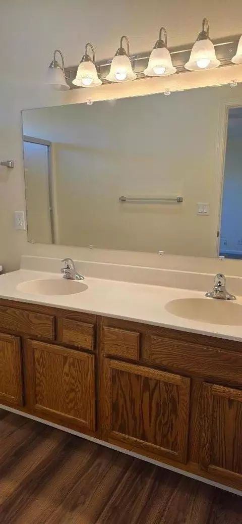 Bath - 1013 Crestfield St, Soledad, CA 93960 photo 2 of 2