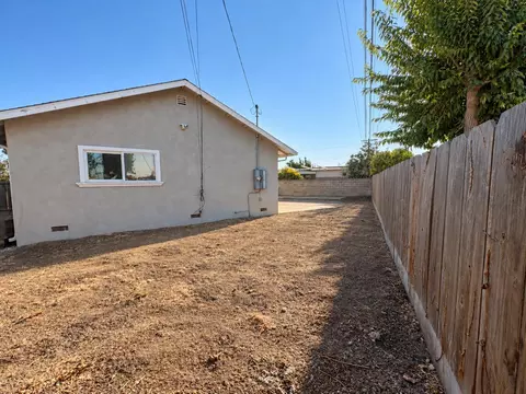 Exterior - 624 John St, Salinas, CA 93905 photo 6 of 8