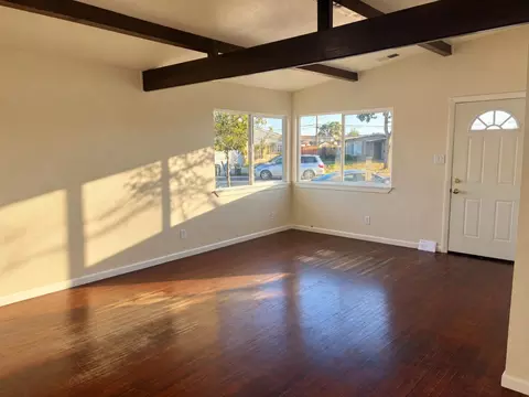 Living - 624 John St, Salinas, CA 93905 photo 1 of 2