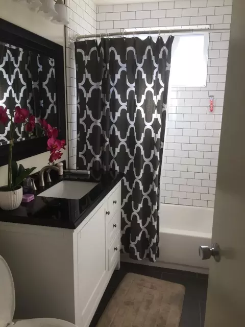Bath - 220 Loreto St, Mountain View, CA 94041 photo 1 of 2