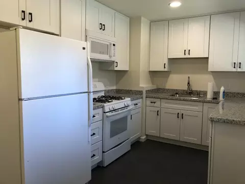 Kitchen - 220 Loreto St, Mountain View, CA 94041 photo 2 of 4