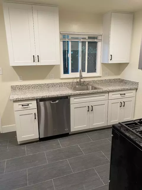 Kitchen - 220 Loreto St, Mountain View, CA 94041 photo 1 of 4