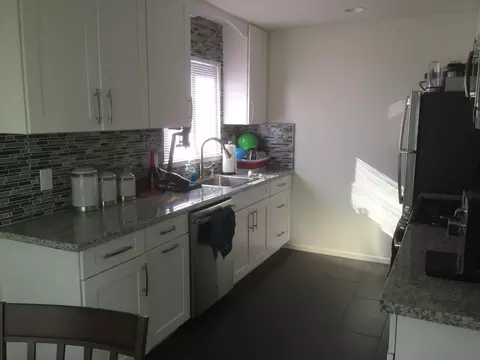 Kitchen - 220 Loreto St, Mountain View, CA 94041 photo 4 of 4