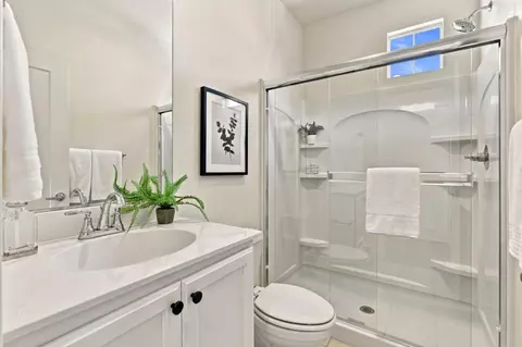 Bath - 1230 Qualteri Way, Gilroy, CA 95020 photo 1 of 4