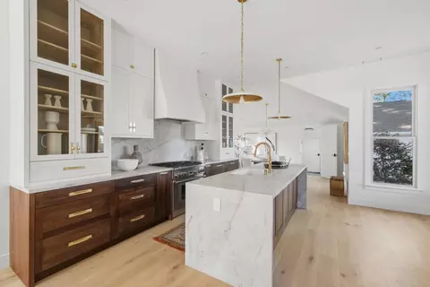Kitchen - 462 Sleeper Ave, Mountain View, CA 94040 photo 2 of 4