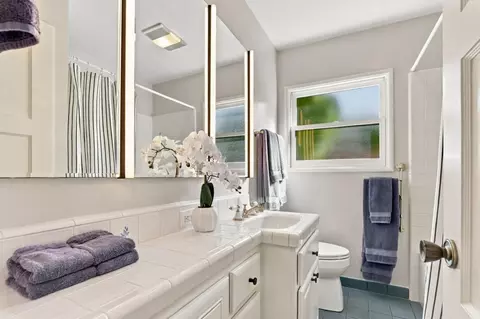 Bath - 2405 Our Ln, Mountain View, CA 94040 photo 1 of 2