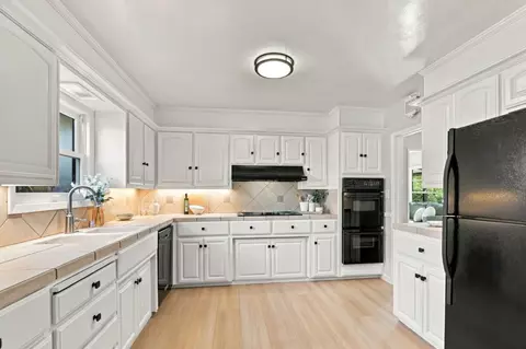 Kitchen - 2405 Our Ln, Mountain View, CA 94040 photo 1 of 2