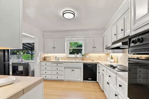 Kitchen - 2405 Our Ln, Mountain View, CA 94040 photo 2 of 2