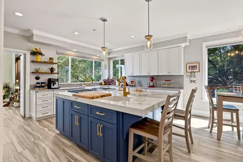 Kitchen - 2130 Periwinkle Dr, Gilroy, CA 95020 photo 3 of 4