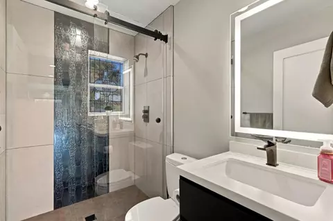 Bath - 22348 Mcclellan Rd, Cupertino, CA 95014 photo 4 of 5