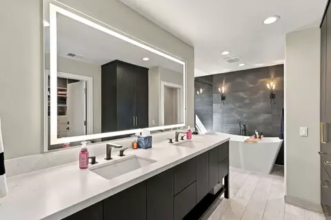 Bath - 22348 Mcclellan Rd, Cupertino, CA 95014 photo 1 of 5