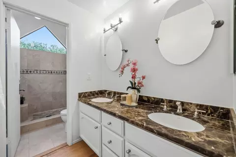 Bath - 1101 Doyle Pl, Mountain View, CA 94040 photo 1 of 2