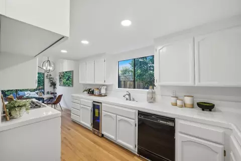 Kitchen - 1101 Doyle Pl, Mountain View, CA 94040 photo 2 of 2